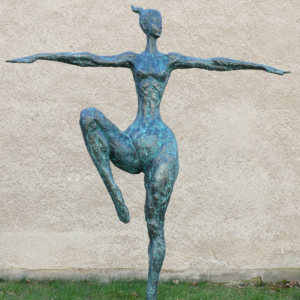 Kunst & Ambiente - XXL Garden Bronze Sculpture - Dancing Queen - Signed Martin Klein - Statues for Sale - Decorative Figurine - Figure - Home Decor